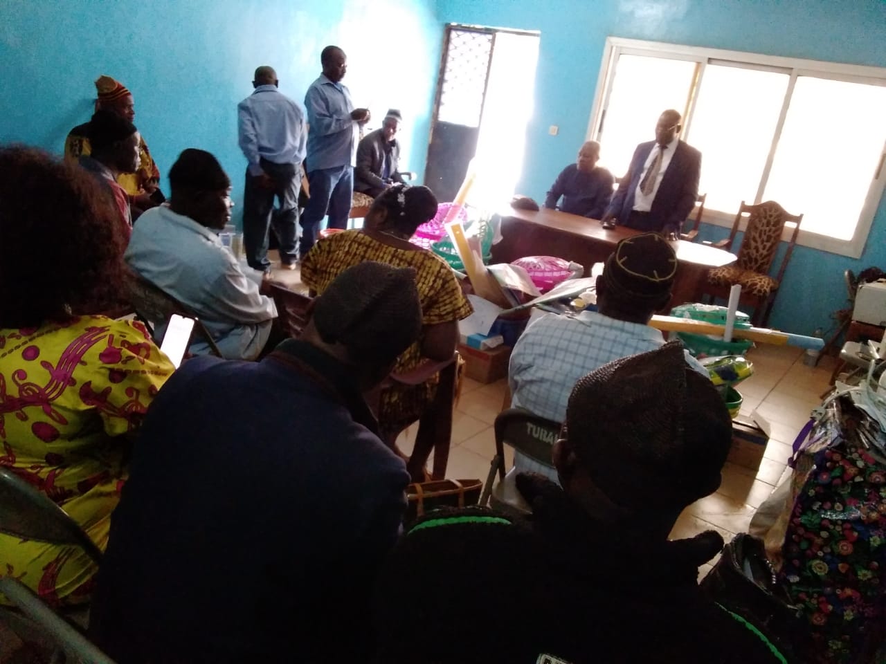 Tubah council hands over didiatic materials to Head teachers In Tubah municipality